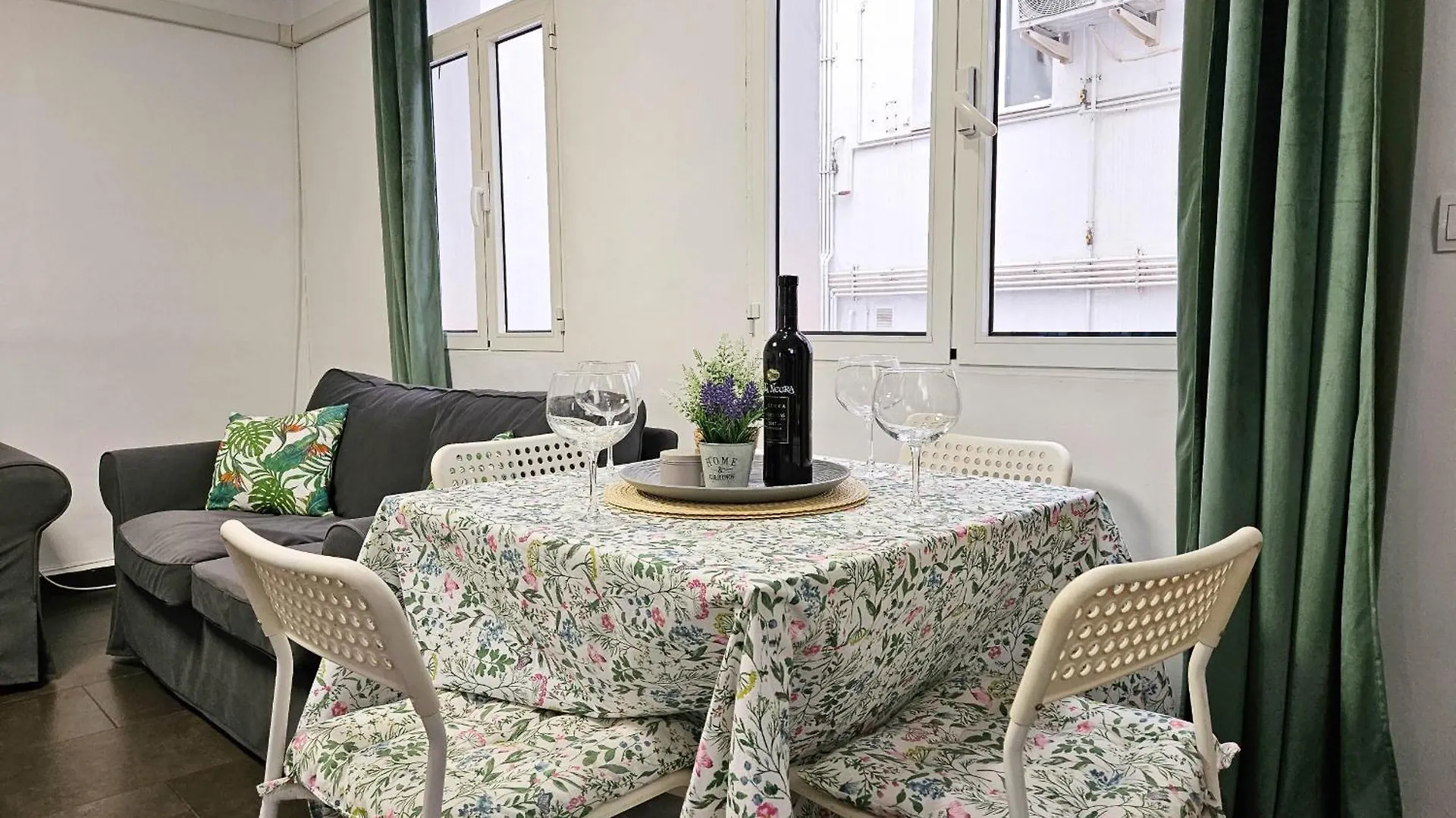 Two Bed Apartment In Malaga City Centre